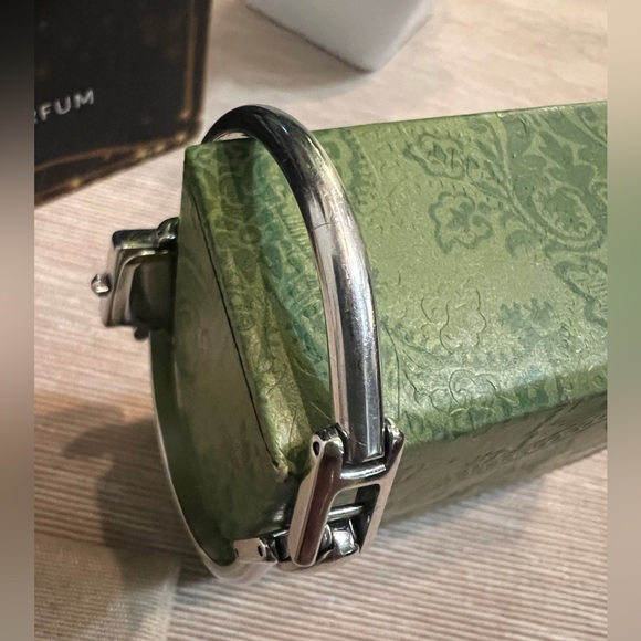 Gucci Watch Full Inclusion - Picture 6 of 9